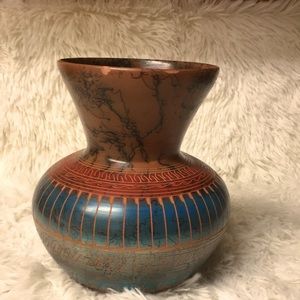 Authentic Navajo, etched and painted ,horsehair pottery ,vase approx 7@x4” GUC